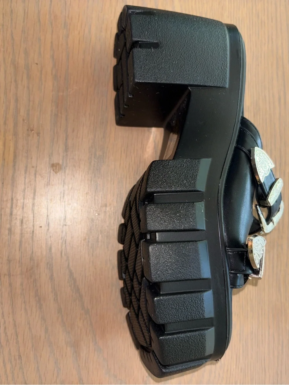 AZALEA WANG WESTERN STYLE BLACK PLATFORM SANDALS — SIZE 7 1/2